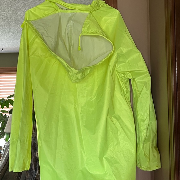Neon green rain jacket 1XL M-Wear McKinley. Has a hood and two front pockets. - Picture 2 of 4